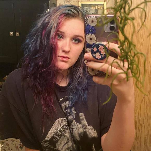 Profile Picture of Faith Dinius (@_faith_13) on Poshmark