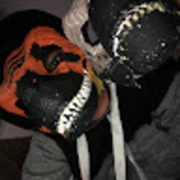 Profile Picture of Lovelle Lovelle (@lovelle_lovelle) on Poshmark