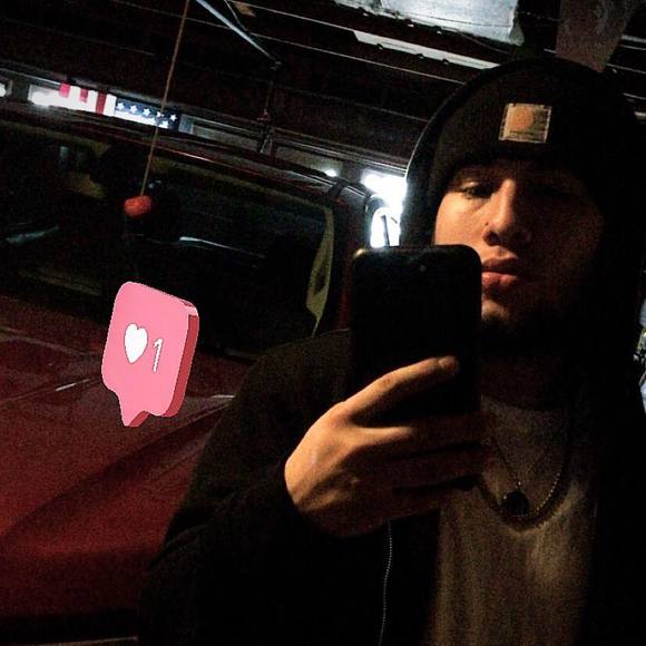 Profile Picture of Andrew Rincon (@andrewrincon12) on Poshmark