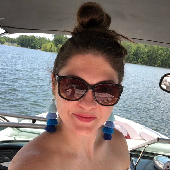 Profile Picture of Erin Truitt (@ebtruitt) on Poshmark