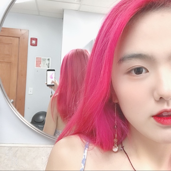 Profile Picture of Xiaoning Zhou (@nofish) on Poshmark