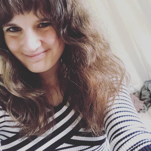 Profile Picture of Dani Sardeson (@17sarde) on Poshmark