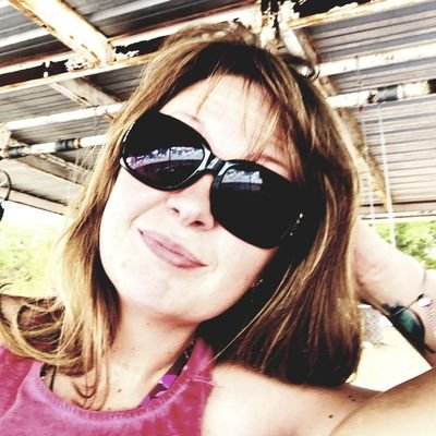 Profile Picture of Sara Harris (@SaraHarrisBooks) on Twitter