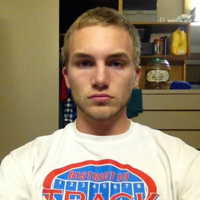 Profile Picture of John Felts (@ohhshnacks) on Twitter