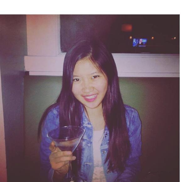 Profile Picture of Ma Qing (@maqing) on Poshmark