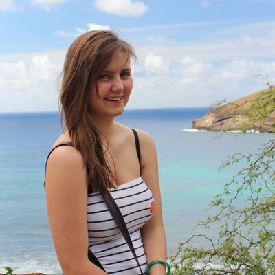 Profile Picture of Melissa Larsen (@melissalarson95) on Twitter