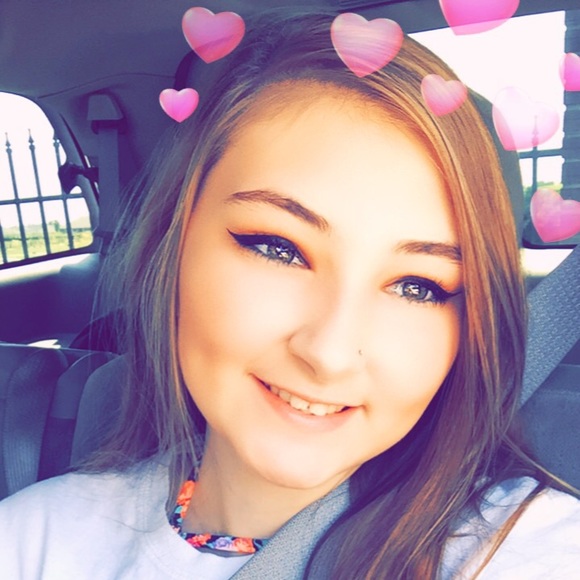 Profile Picture of Bryttany Isgrigg (@http_bryttanyyy) on Poshmark