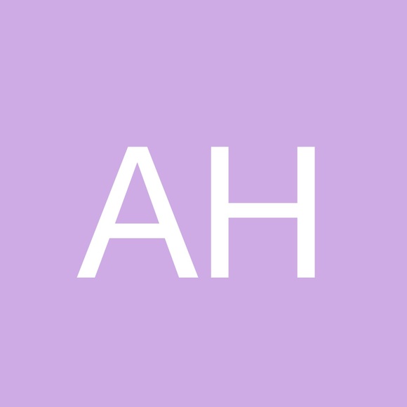 Profile Picture of Alexandria Hackworth (@ahackworth88) on Poshmark