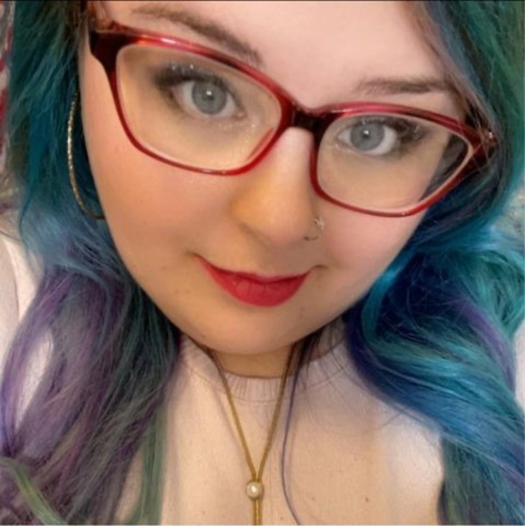 Profile Picture of Erica Musser (@ericamperry) on Poshmark