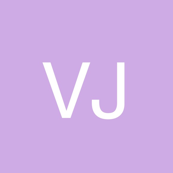 Profile Picture of Vanessa Jeffs (@vanessajeffs) on Poshmark