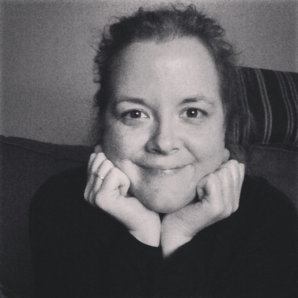 Profile Picture of Anne Simon (@anne_simon) on Poshmark