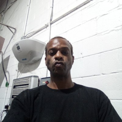 Profile Picture of Erin OReilly (@ErinORe09521213) on Twitter