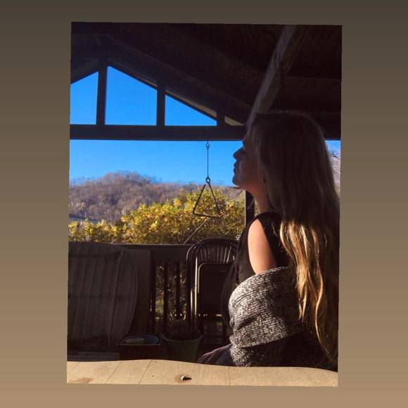 Profile Picture of Miranda Moore (@mirandamoore703) on Poshmark