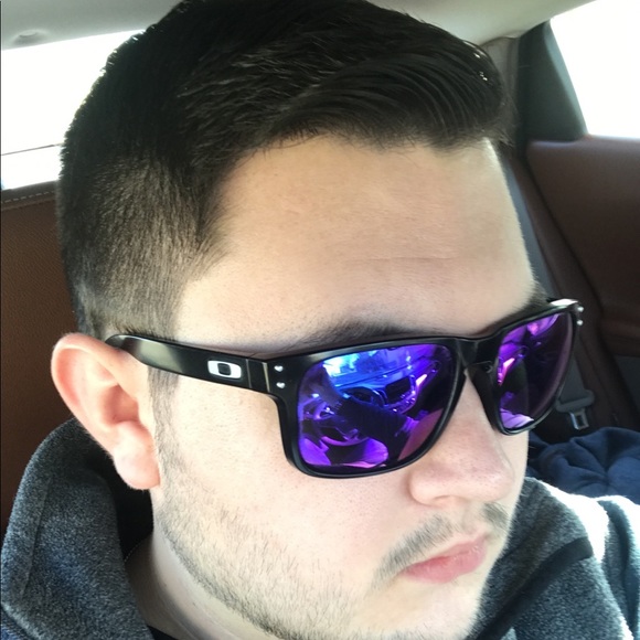 Profile Picture of Tommy Neal (@tneal1996) on Poshmark