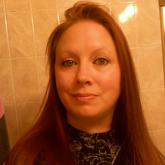 Profile Picture of Corie Lehmer (@candyane) on Poshmark