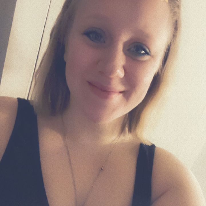 Profile Picture of April (@heyimapril.0.o) on Tiktok