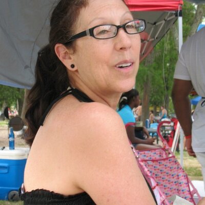 Profile Picture of Roberta A. Farris (@bfarris4u) on Twitter