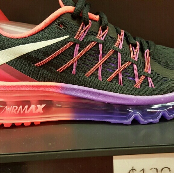 Profile Picture of Nelly Edwards (@nerdyynelly) on Poshmark