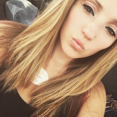 Profile Picture of DeAnna Reilly (@Dee___Reilly) on Twitter