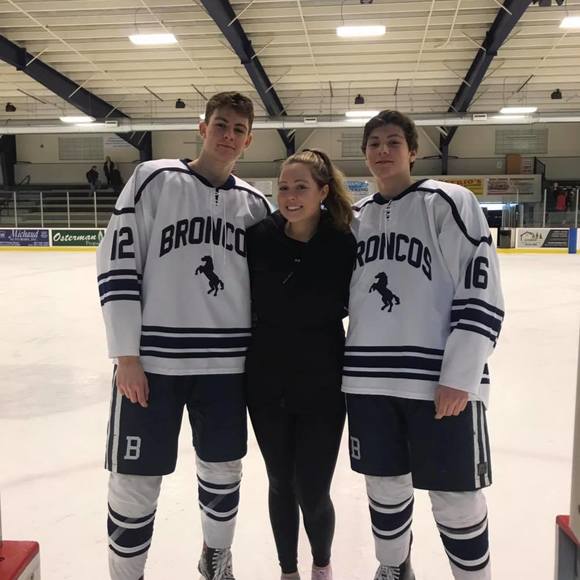 Michelle Deschamps - Poshmark Profile Picture of Michelle Deschamps (@michelledescham) on Poshmark