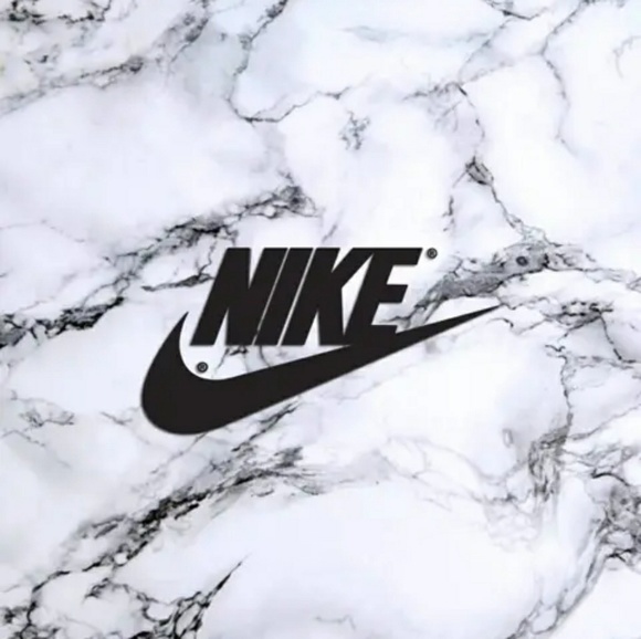 Profile Picture of Rozlyn Upcott (@rozlynupcott4) on Poshmark