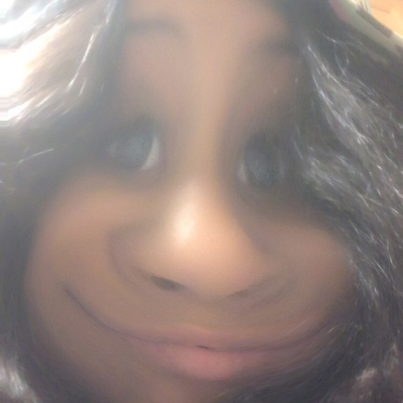 Profile Picture of Shanell Shell (@bxrbieshelly) on Poshmark