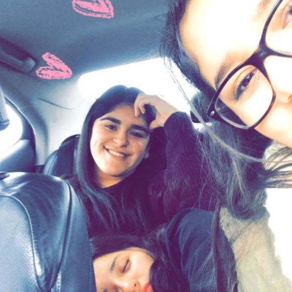 Profile Picture of Lisette Sanchez (@lisette_sanchez) on Poshmark