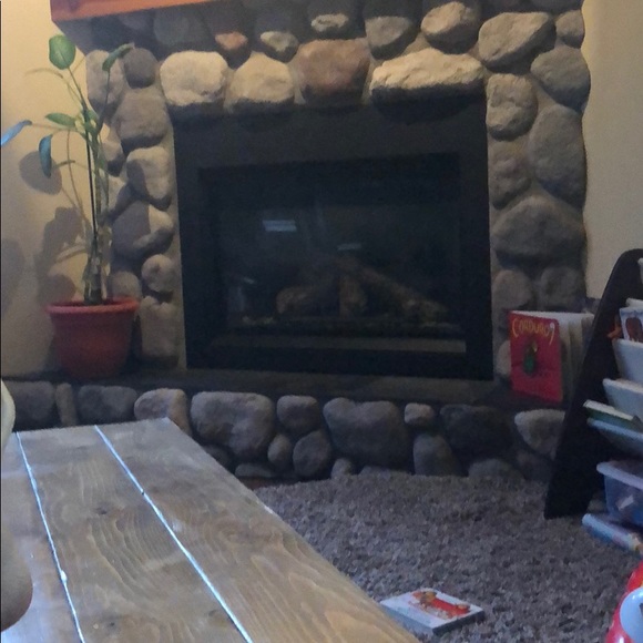 Profile Picture of Brett Edwards (@brettedwards_14) on Poshmark