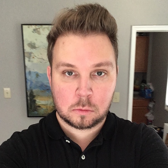 Profile Picture of Noel Willcockson (@noelgrey) on Poshmark