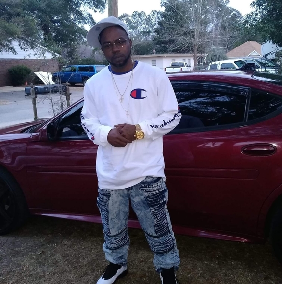 Profile Picture of Antwon Mitchell (@78antmitch) on Poshmark
