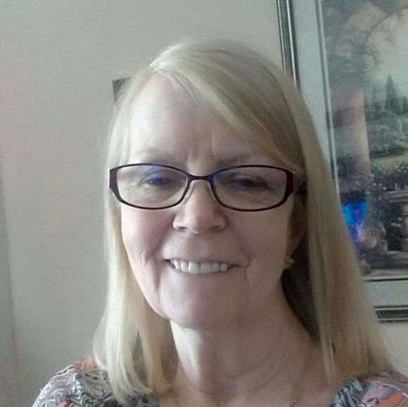 Profile Picture of Donna Edwards (@dmedwards0829) on Poshmark