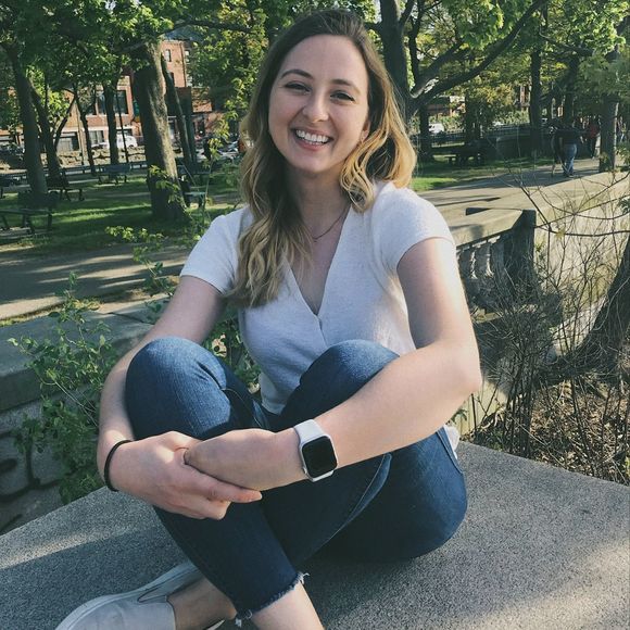 Profile Picture of Megan Glattstein (@meggieelise14) on Poshmark