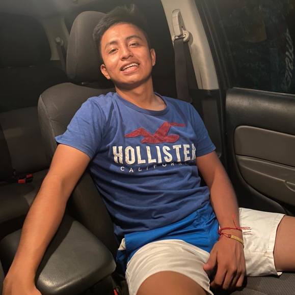 Profile Picture of Hernandez Omar (@hernandezomar) on Poshmark