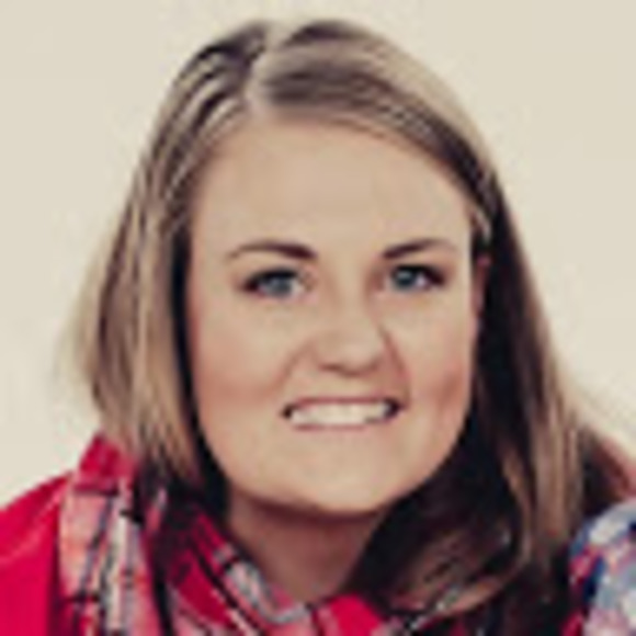 Profile Picture of Erica Wieser (@erica_wieser) on Poshmark