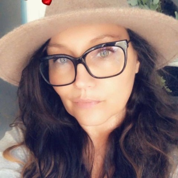 Profile Picture of Sandy Nethercot (@whatevergrl77) on Poshmark