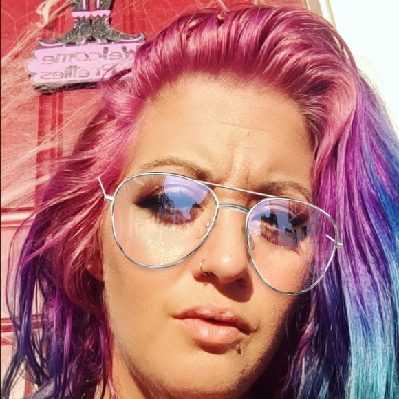 Profile Picture of Pinky Rufflebottom (@pinkynapz) on Poshmark