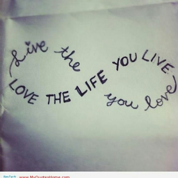 Profile Picture of Natalie Rauh (@nataylie_1120) on Poshmark