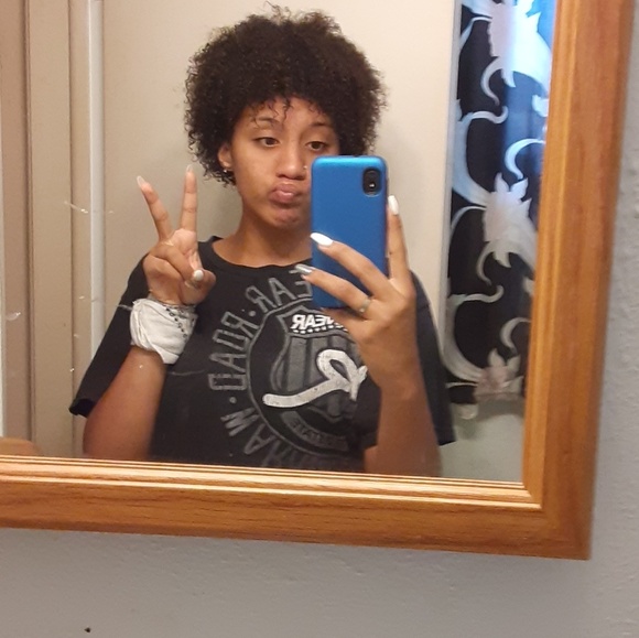 Profile Picture of Hailee Melfy (@haileejaii) on Poshmark