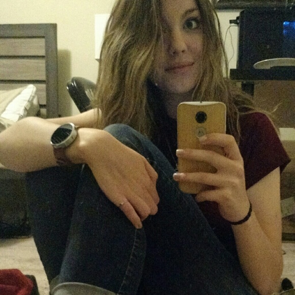 Profile Picture of Hannah Stebenne (@hannahbeee3) on Poshmark