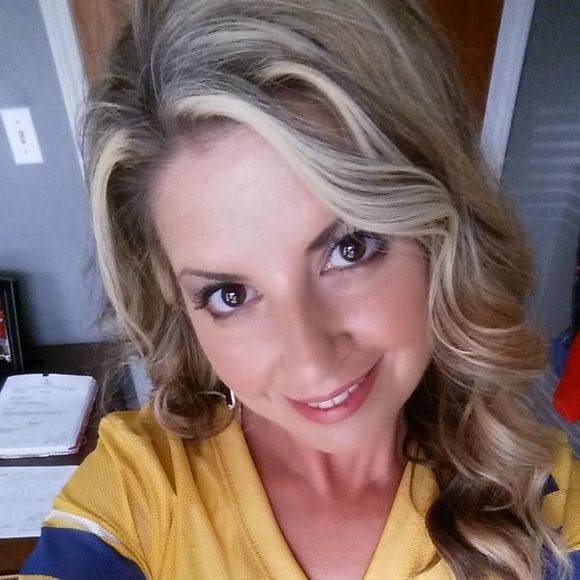 Profile Picture of Kimberly Rakes (@kimrakes4) on Poshmark