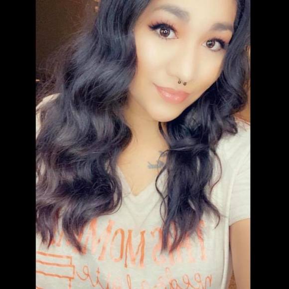 Profile Picture of Athena Lindsey (@ajlindsey17) on Poshmark