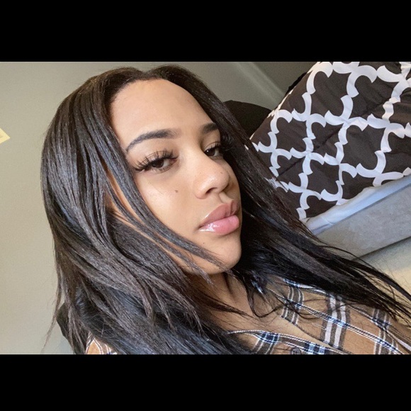 Profile Picture of Daliah Crearer (@daliahc) on Poshmark