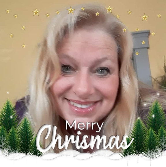 Profile Picture of Elizabeth Trilling (@liztrilling) on Poshmark