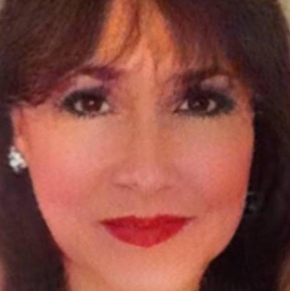 Profile Picture of Gail Frauenhoffer (@gifter) on Poshmark