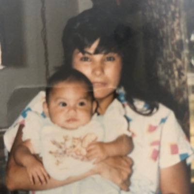 Profile Picture of Monique Esquer (@EsquerMonique) on Twitter