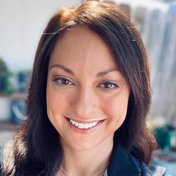 Profile Picture of Bianca Schroeder (@blcirimele) on Poshmark