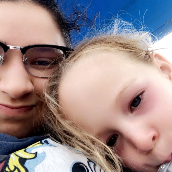 Profile Picture of Ashley Brohammer (@ashbro15) on Poshmark