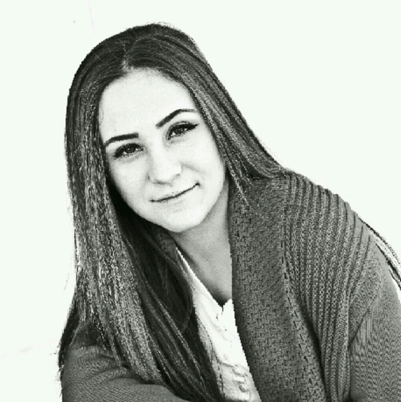 Profile Picture of Kyra Patchett (@kpatchett00) on Poshmark