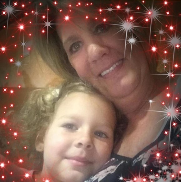 Profile Picture of Lori Glaze (@loriglaze) on Poshmark