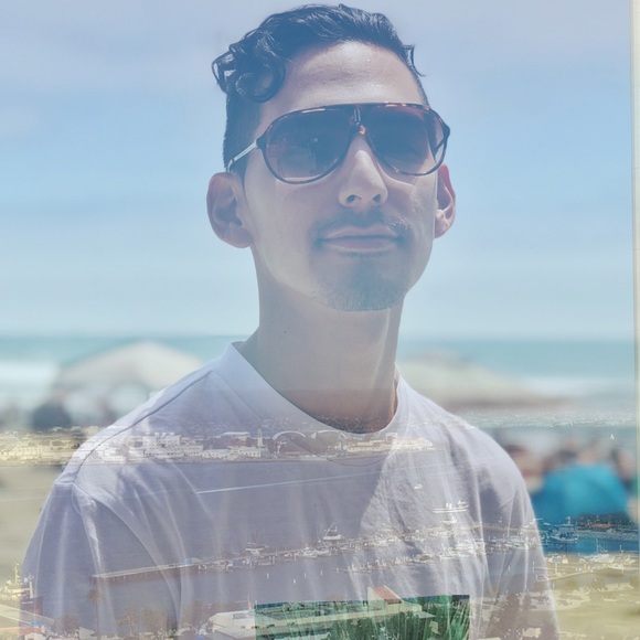 Profile Picture of Edward Barrera (@edwardb08) on Poshmark